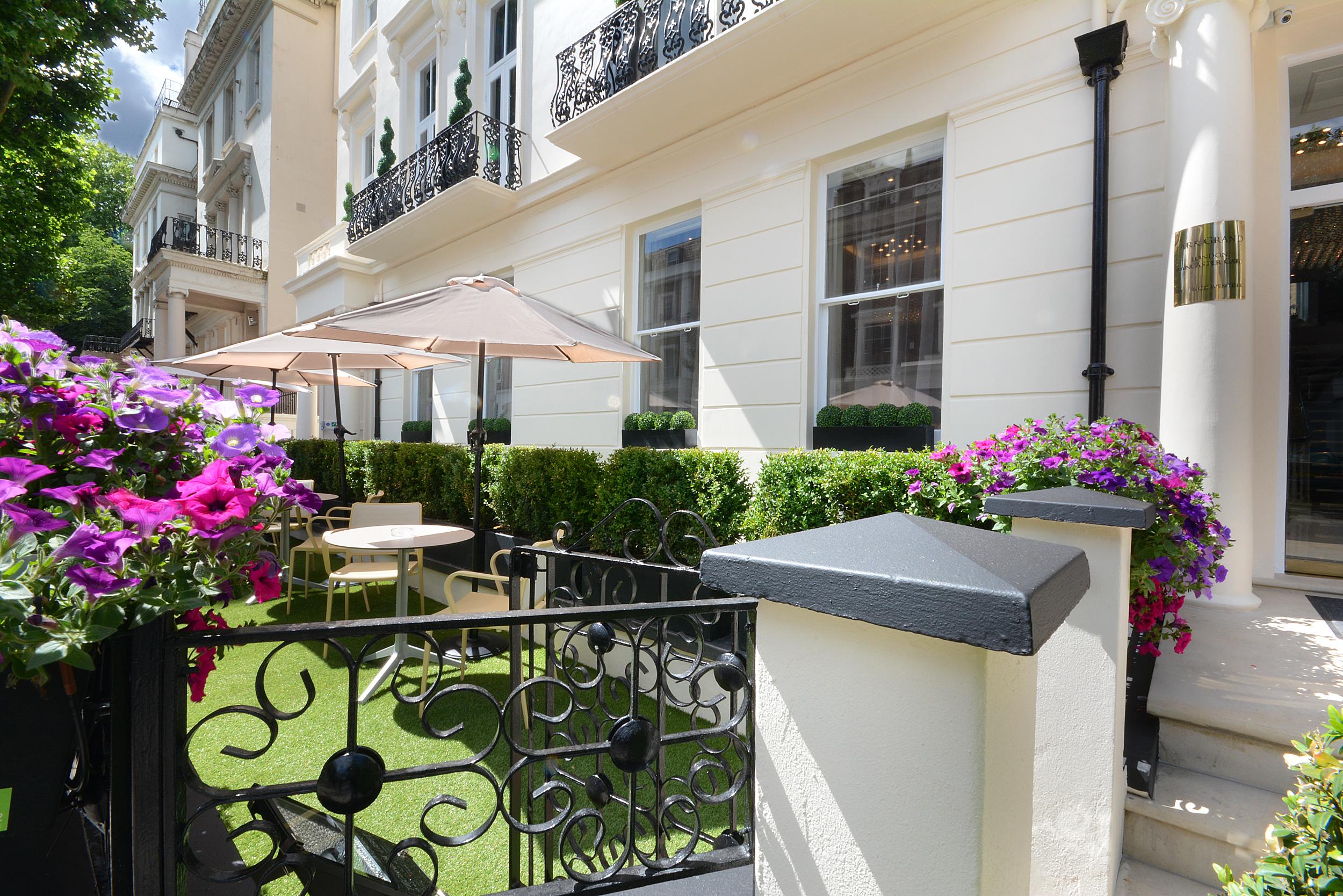 Park Grand London Lancaster Gate Hotel Buitenkant foto The garden at 100 Eaton Square